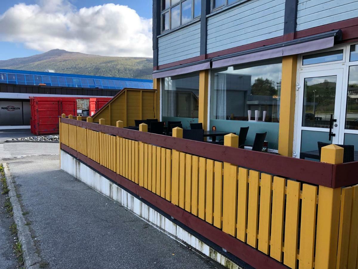 Husnes Sentrum Hotell المظهر الخارجي الصورة
