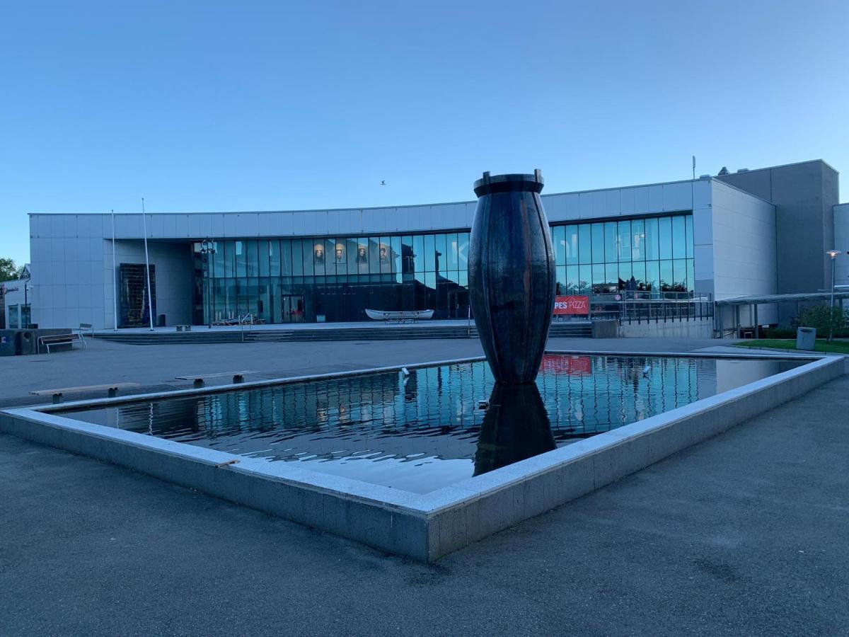 Husnes Sentrum Hotell المظهر الخارجي الصورة